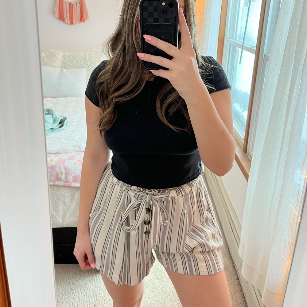 Stripped Tie Up Linen Shorts